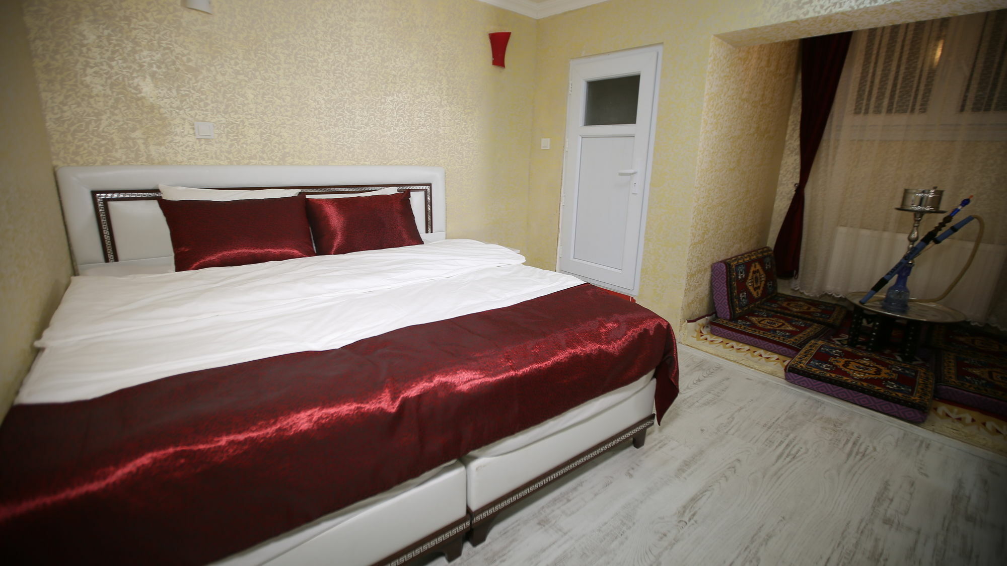 Taksim Brand Suite Istanboel Buitenkant foto